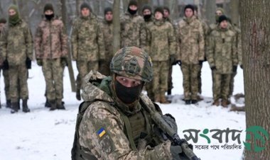 প্রশ্ন হচ্ছে, রাশিয়া দম ধরে রেখে ইউক্রেন থেকে ফিরে আসতে পারবে তো? নাকি আটকে যাবে আফগানিস্তানে যেমন গিয়েছিল