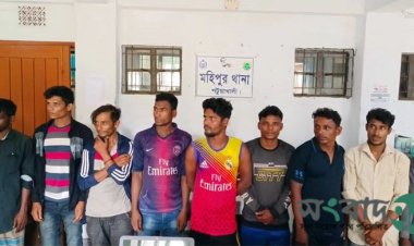 বঙ্গোপসাগর থেকে জাল চুরির অপরাধে ১২ রোহিঙ্গা গ্রেফতার